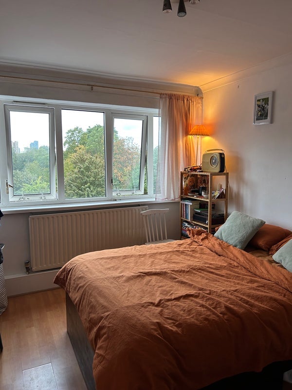 Room Punderson's Gardens in Greater London
