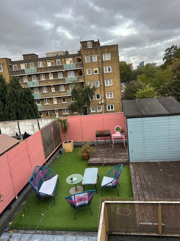Room Punderson's Gardens in Greater London