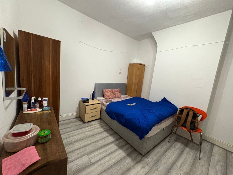 Room Moss Lane East in Manchester