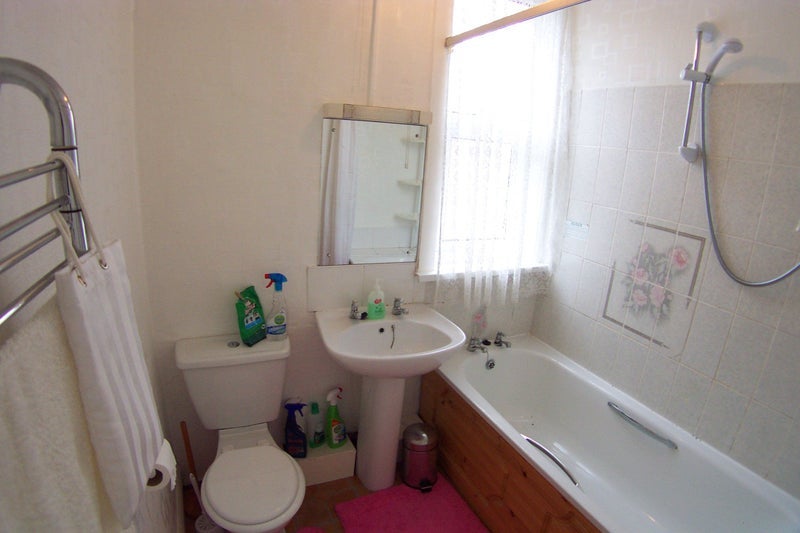 Room Stanmore Street in Leeds