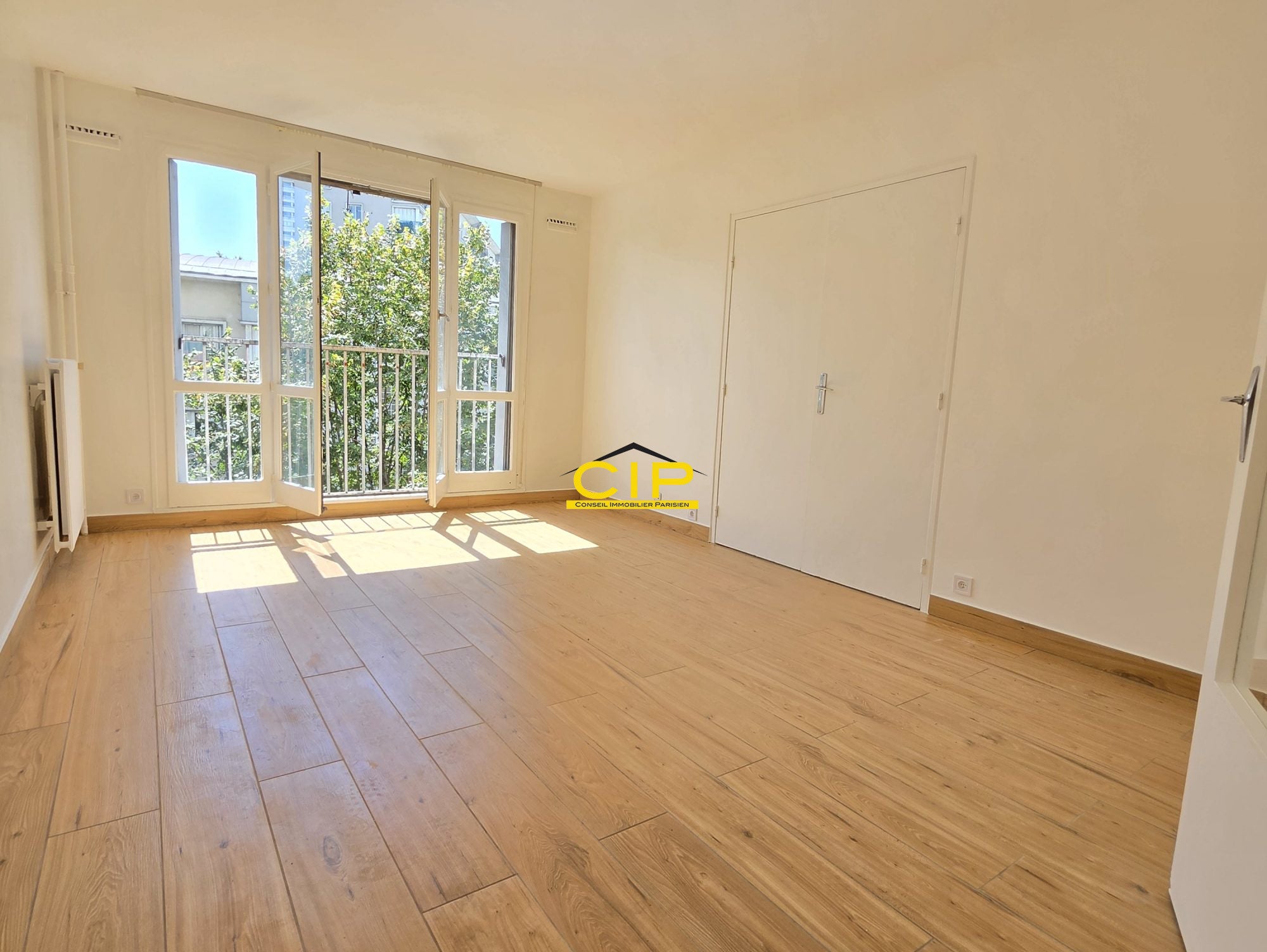 Appartement Rue Léon Giraud à Paris