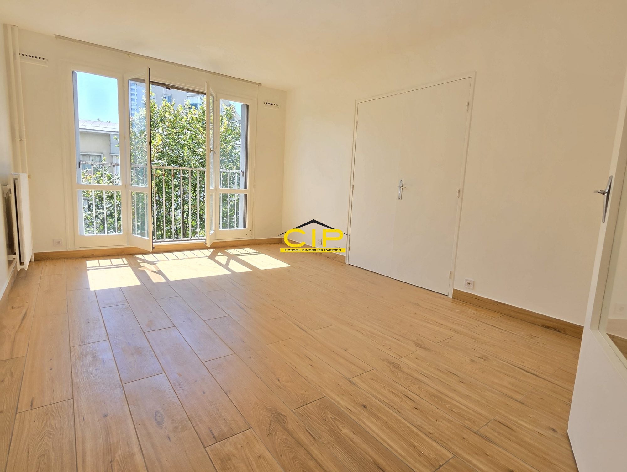Appartement Rue Léon Giraud à Paris