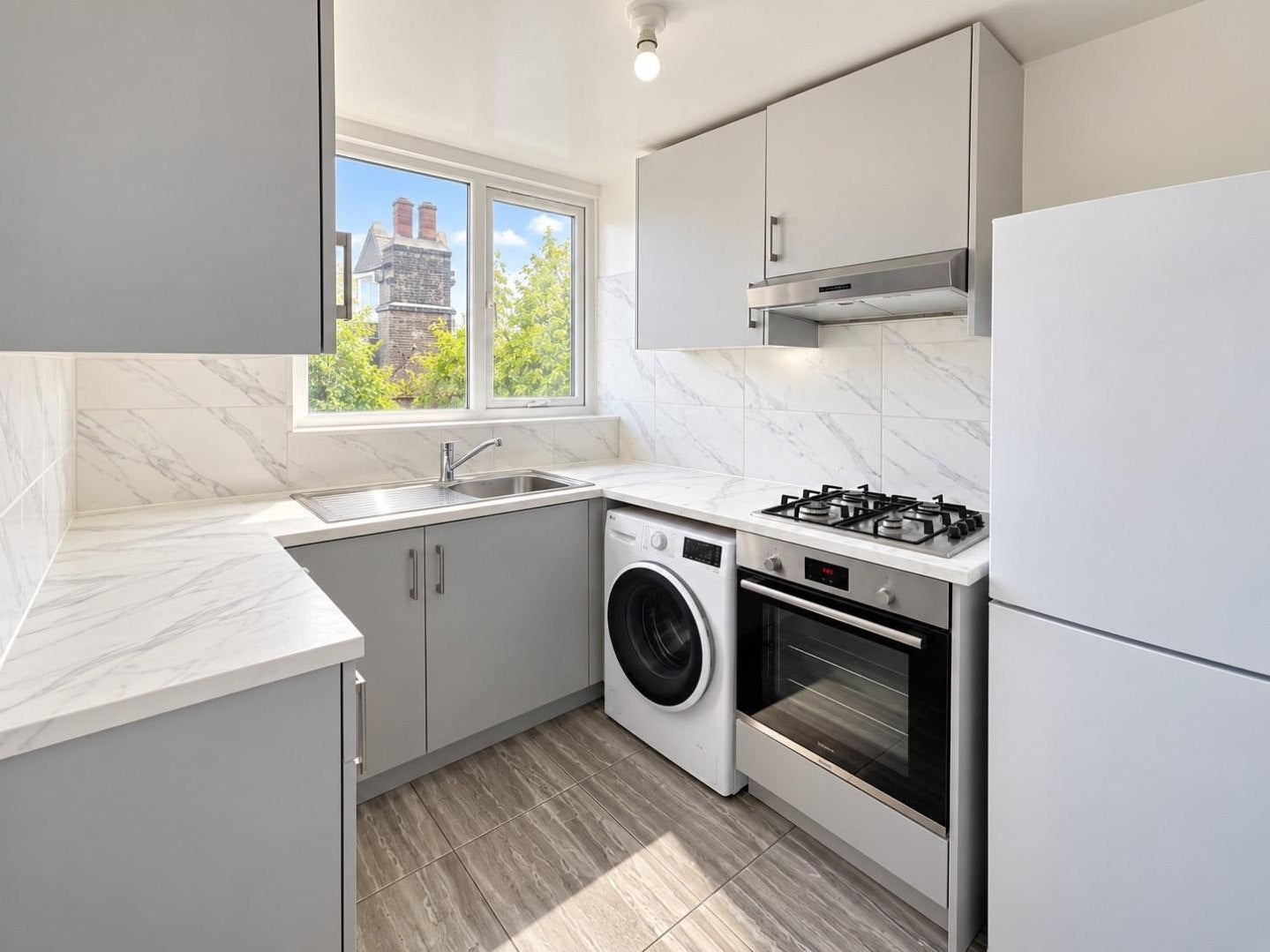 Flat Oakleigh Park North in Greater London