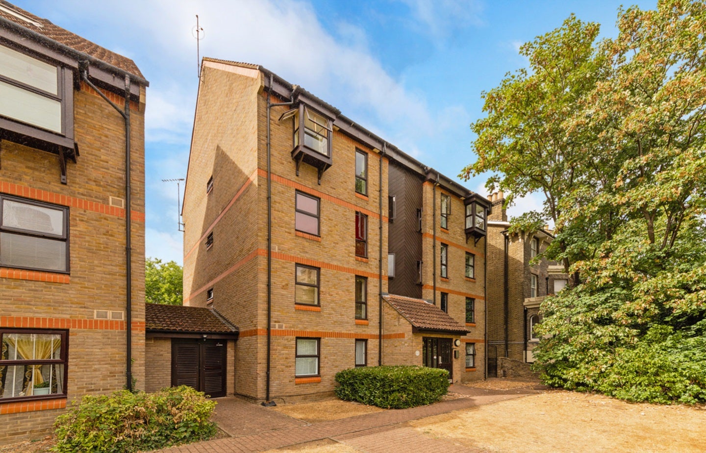 Flat Vanbrugh Park Road West in Greater London