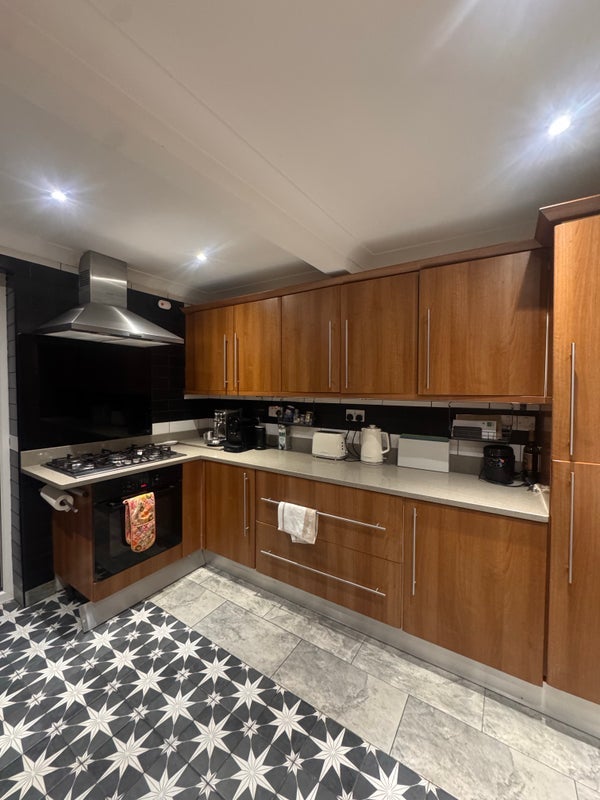 Room Bayston Road in Greater London