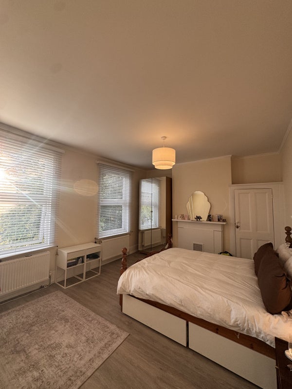 Room Bayston Road in Greater London