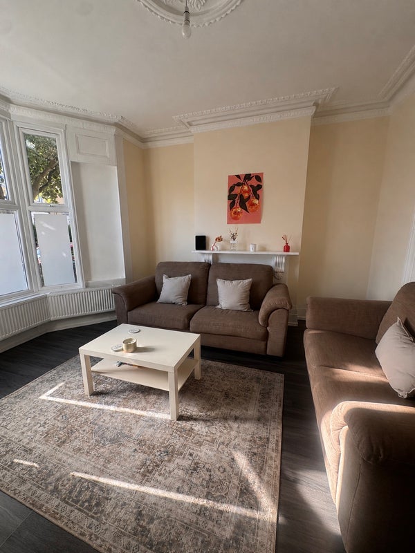 Room Bayston Road in Greater London