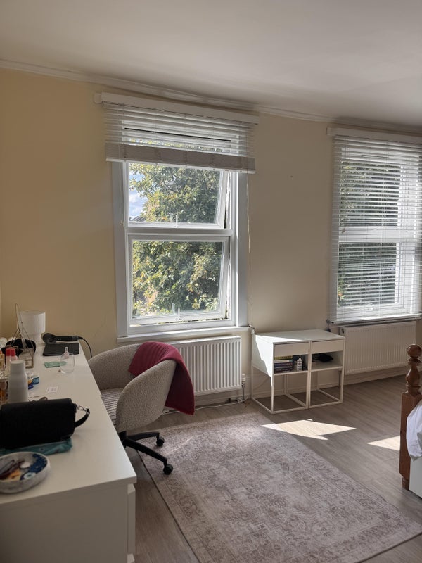 Room Bayston Road in Greater London