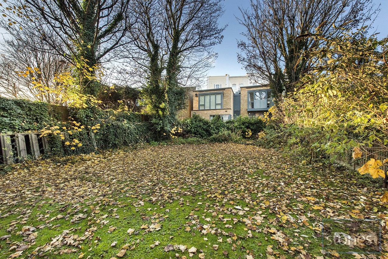 Flat Belsize Park in Greater London