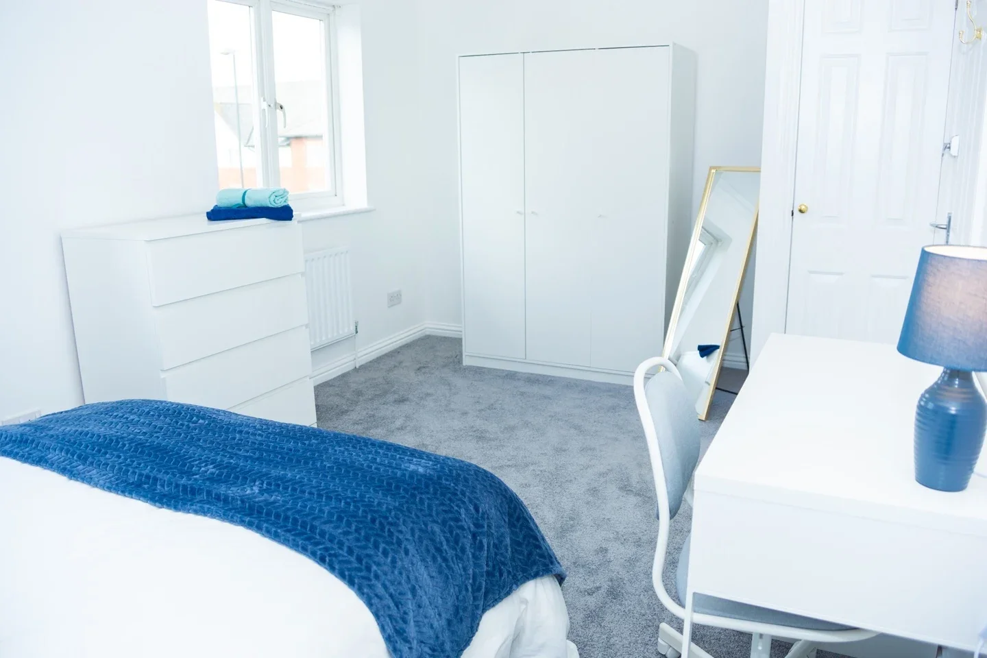 Room The Squareabout in Crawley