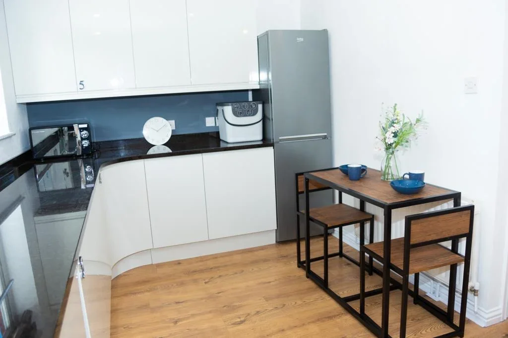Room The Squareabout in Crawley