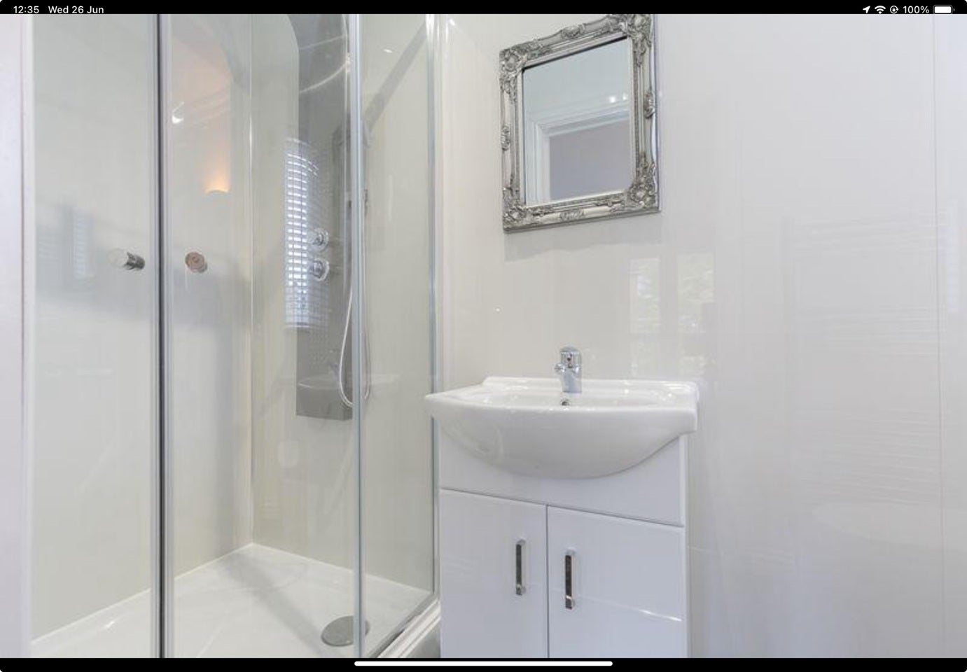 Room The Squareabout in Crawley