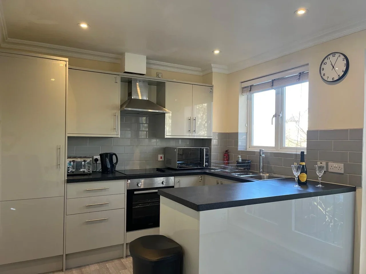 Room The Squareabout in Crawley