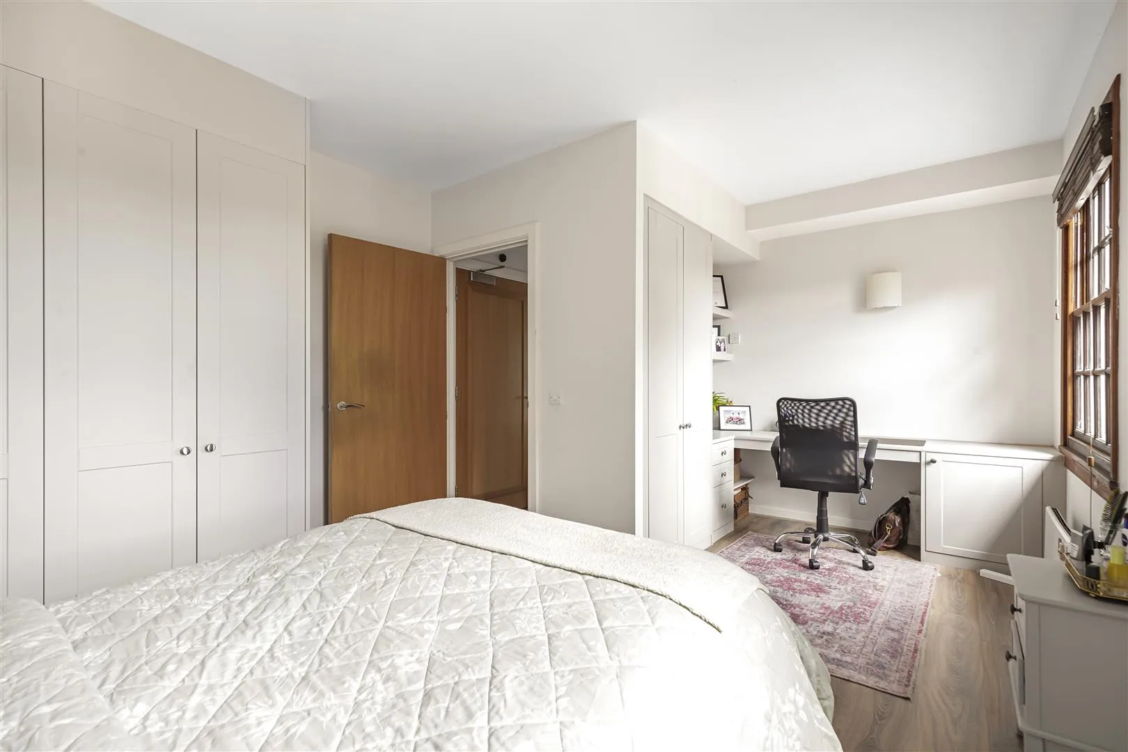Flat Sutherland Grove in Greater London