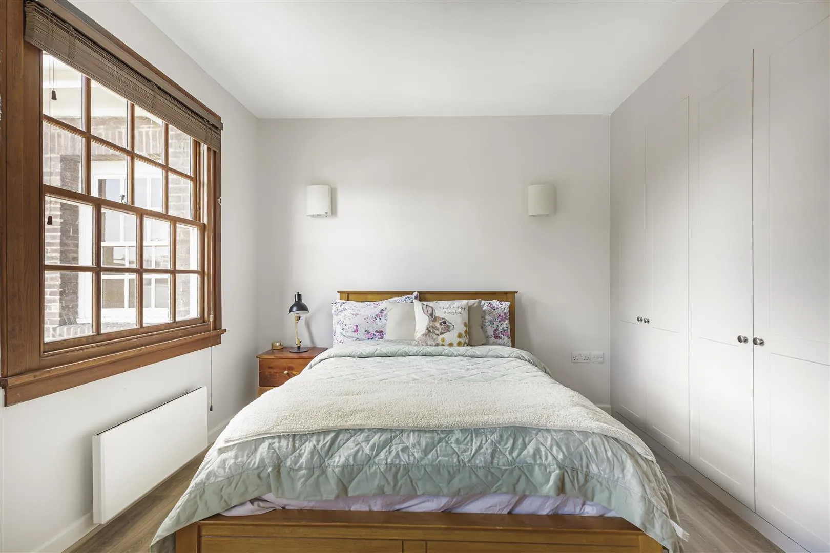 Flat Sutherland Grove in Greater London
