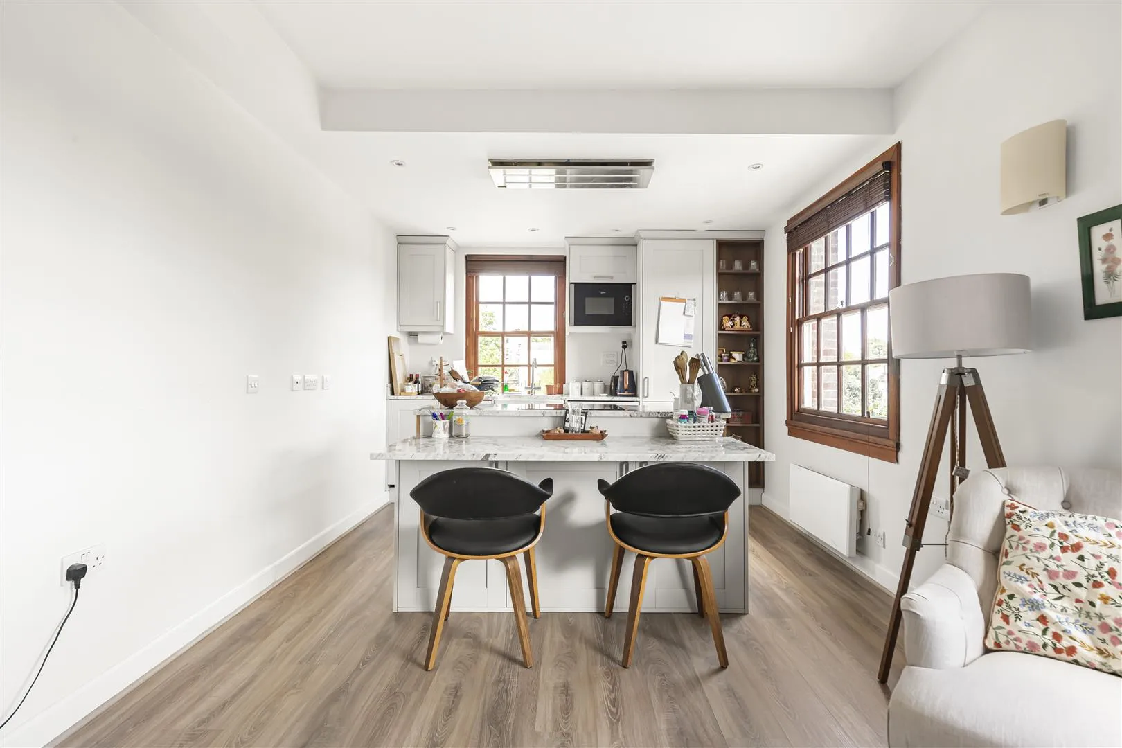 Flat Sutherland Grove in Greater London