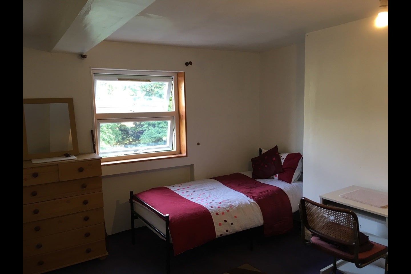 Room Romford Road in Greater London