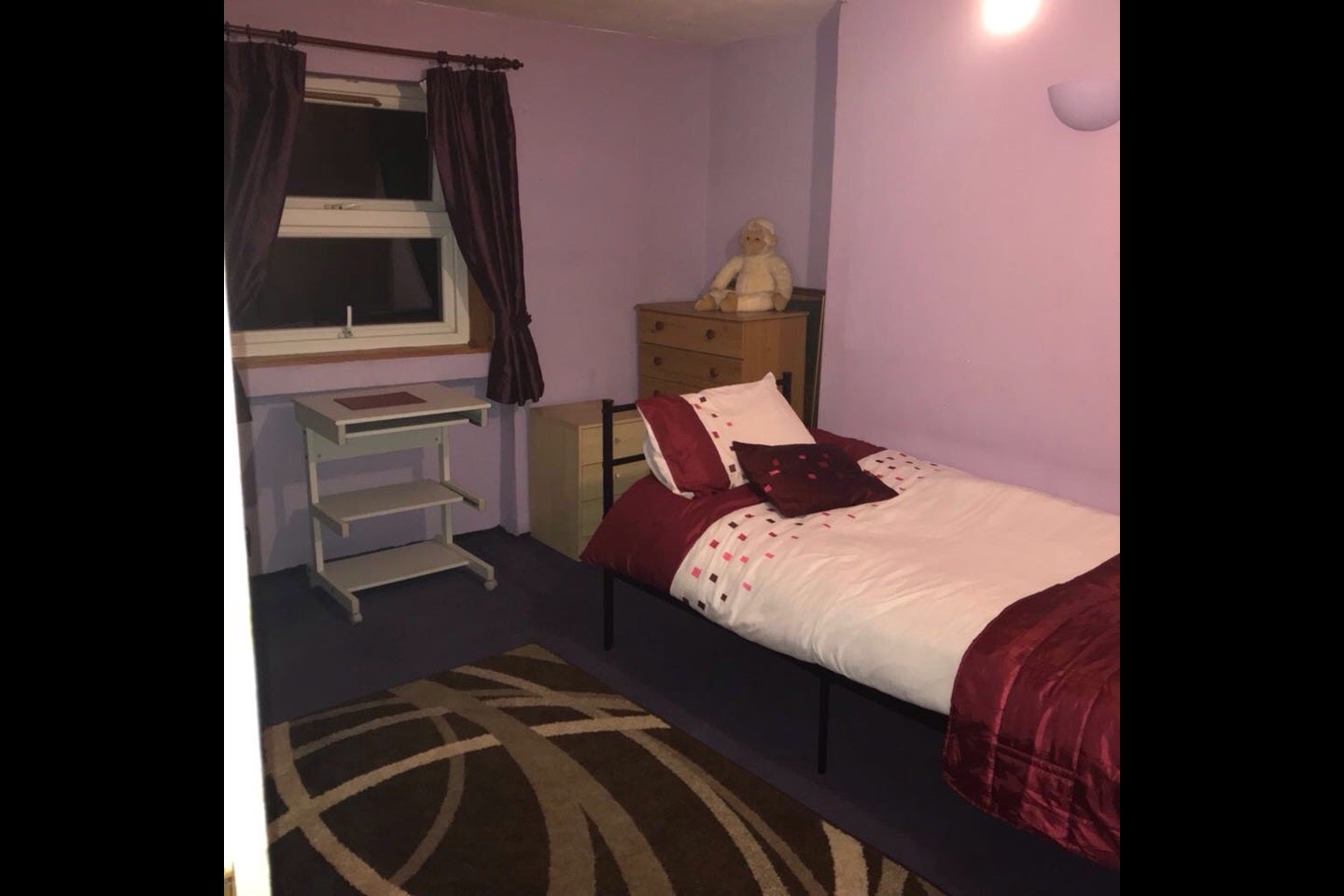Room Romford Road in Greater London