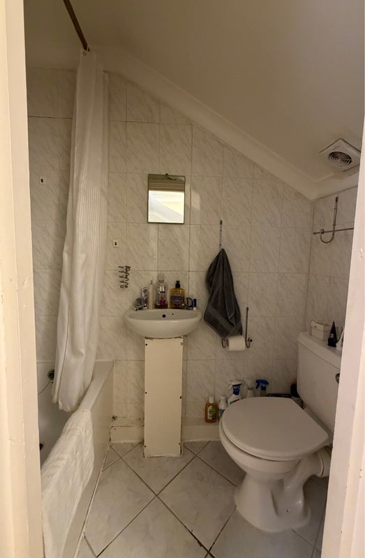Room Russell Gardens in Greater London