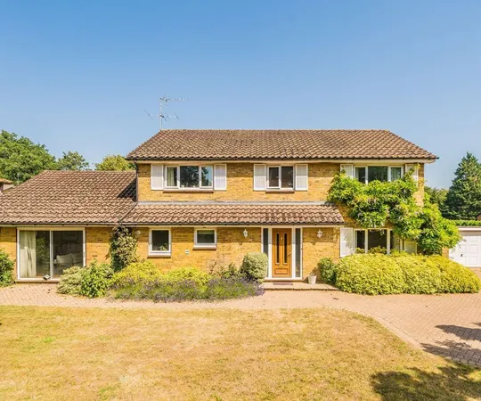 House Milner Drive in Elmbridge