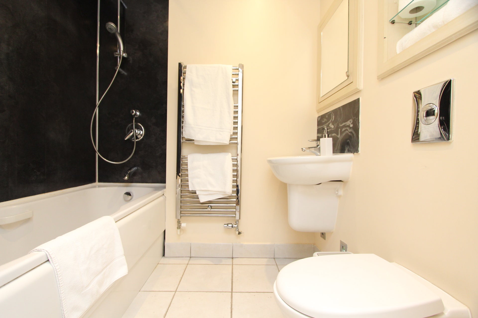 Flat Millharbour in Greater London