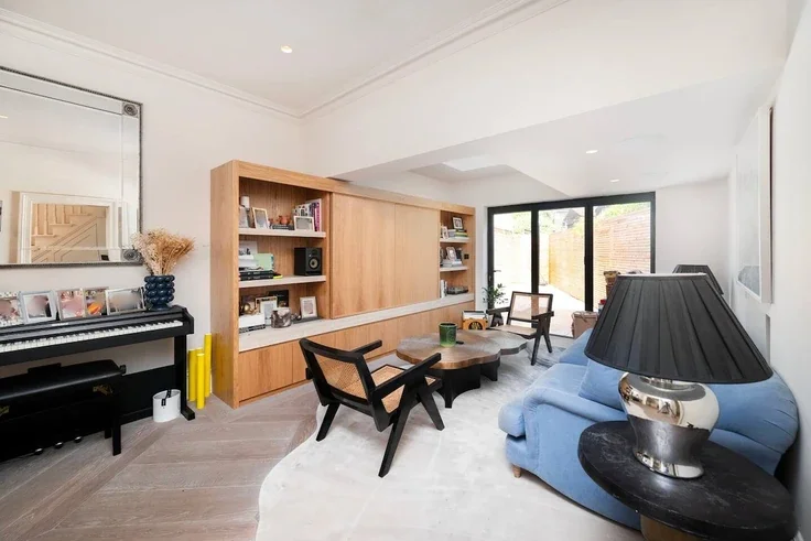House Rossiter Road in Greater London
