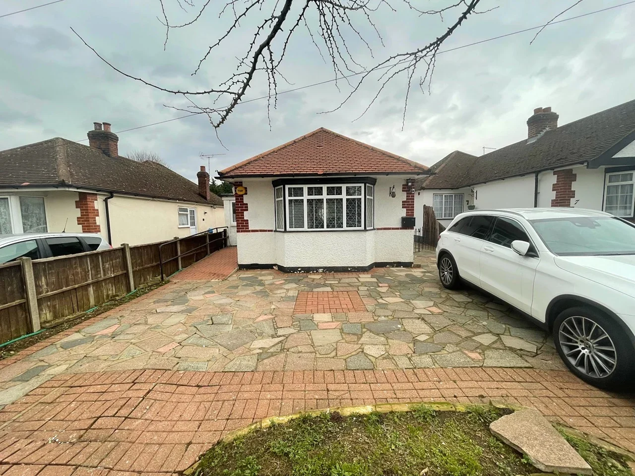 House Woodford Crescent in Greater London