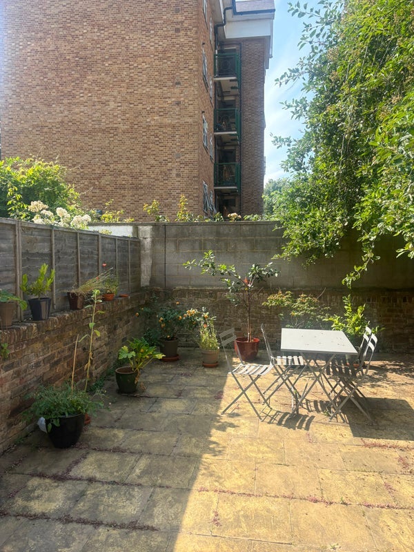 Room Barbauld Road in Greater London