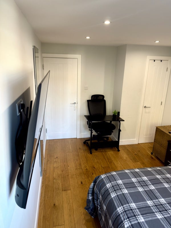 Room Tipthorpe Road in Greater London