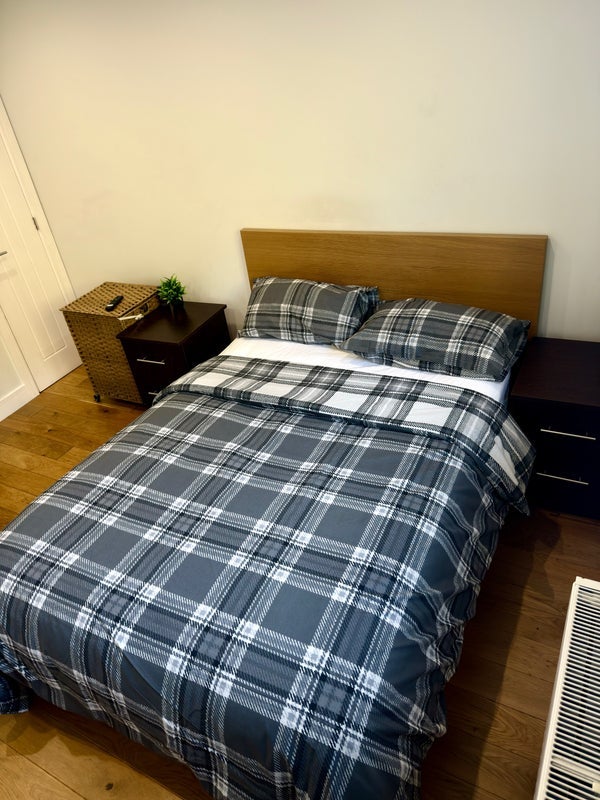 Room Tipthorpe Road in Greater London