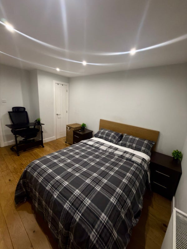 Room Tipthorpe Road in Greater London