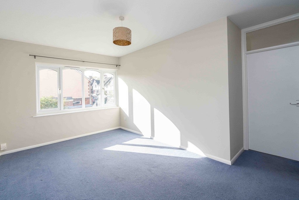 Flat Myrtle Road in Mole Valley