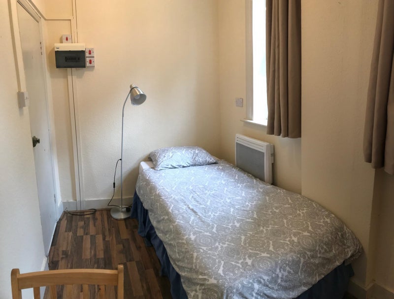 Room St. Pauls Avenue in Greater London