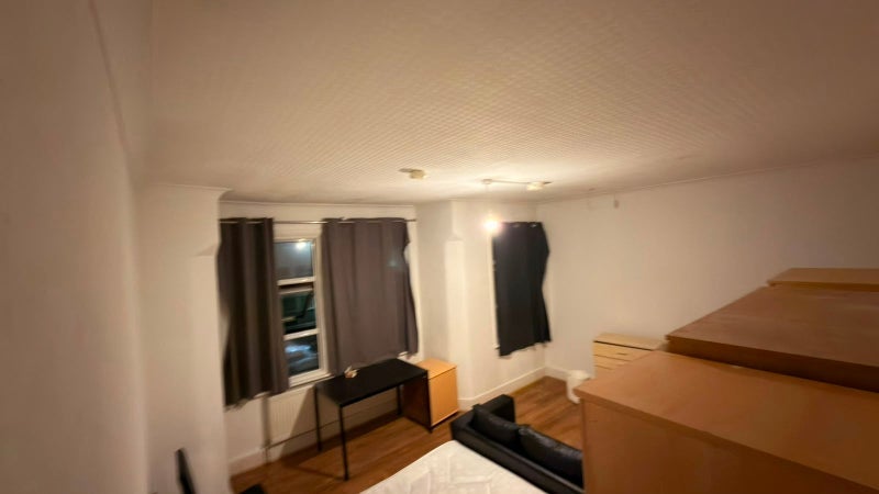 Room Lordsmead Road in Greater London