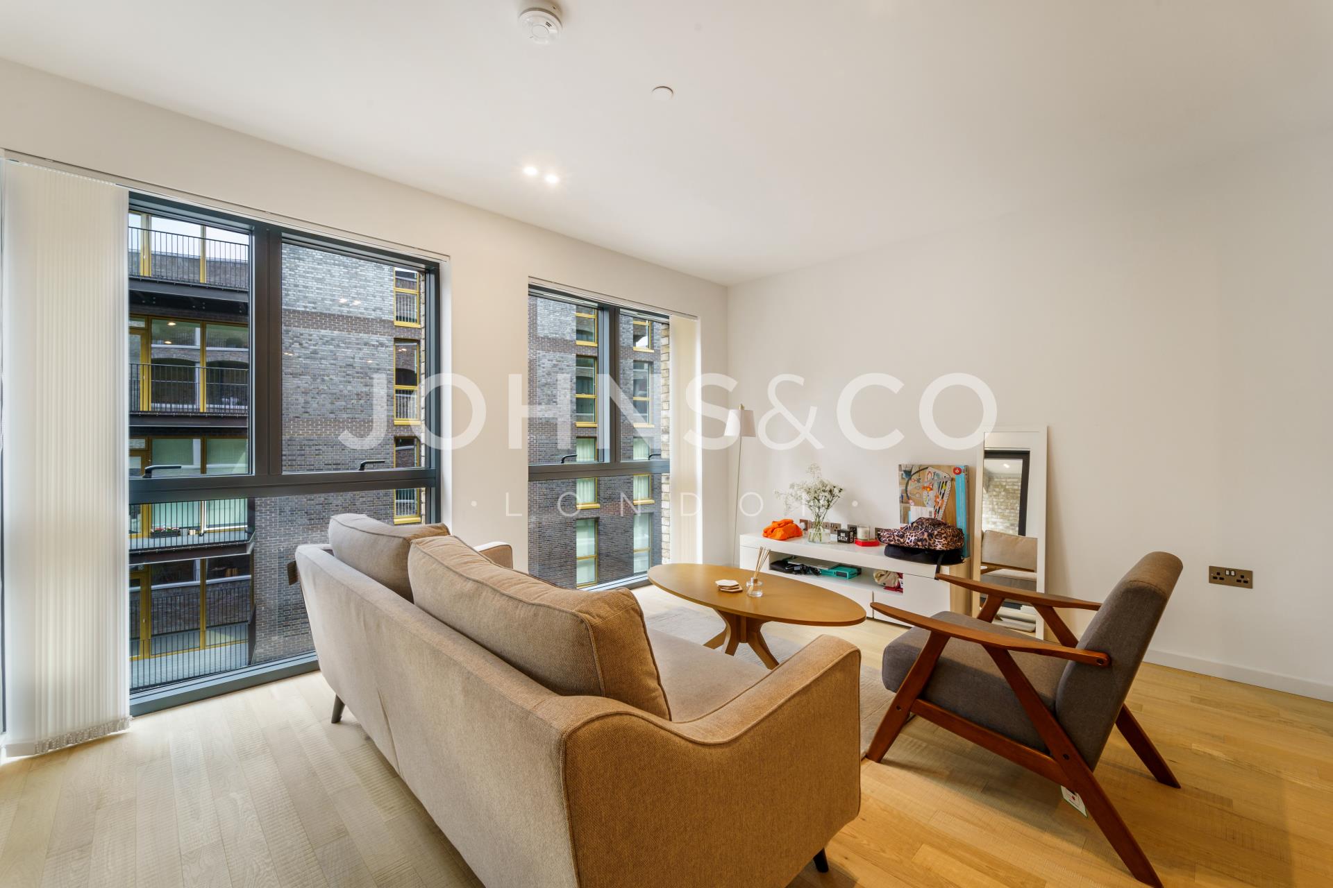 Flat Bradshaw Yard in Greater London