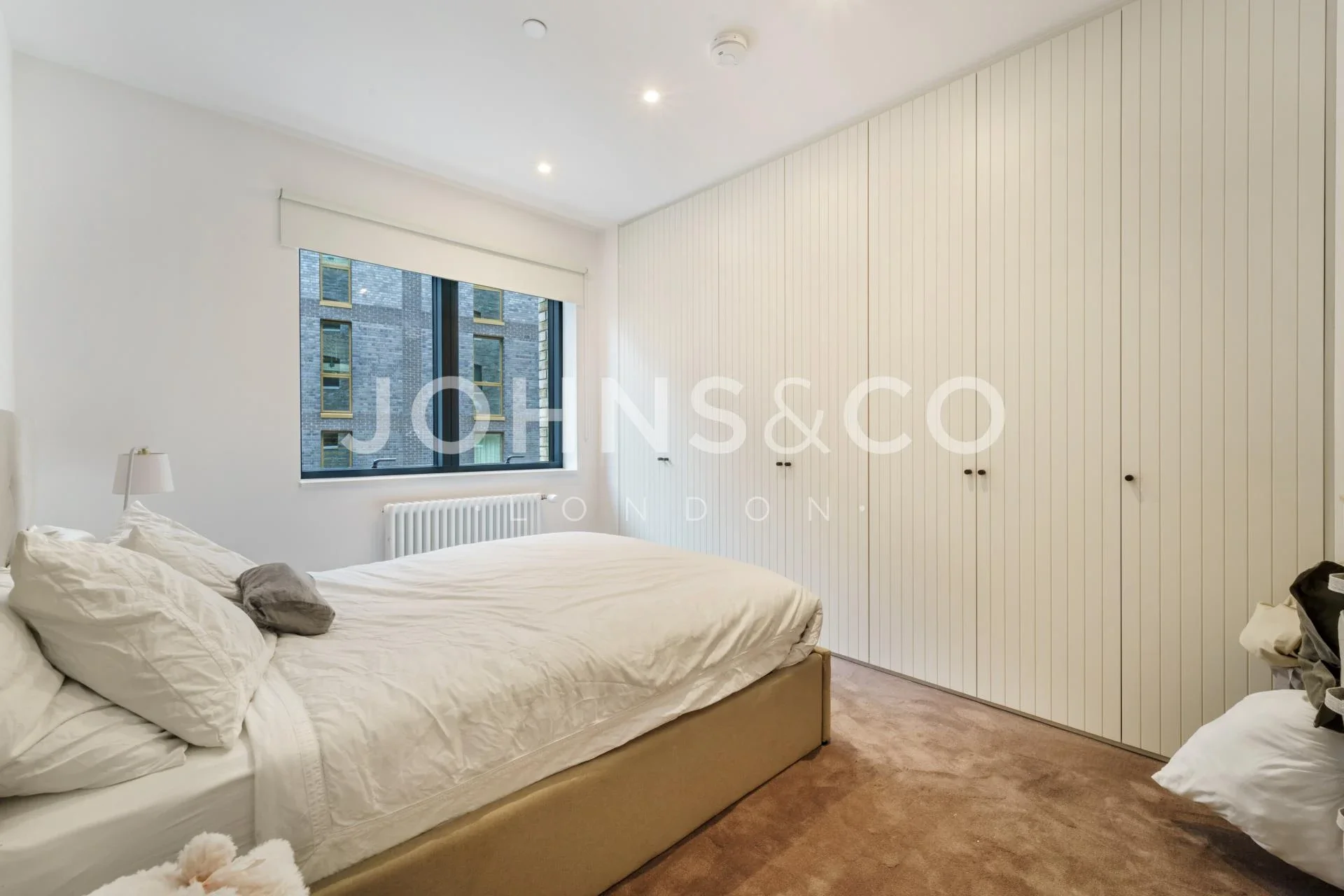 Flat Bradshaw Yard in Greater London
