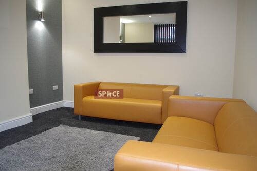 Flat Spring Grove View in Leeds