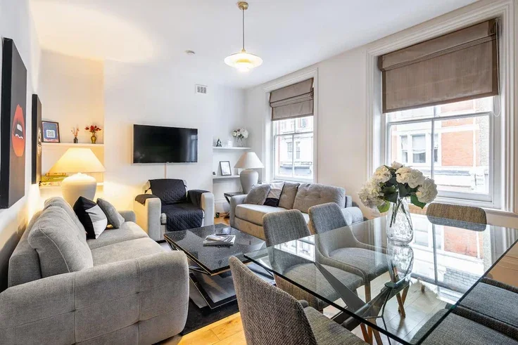 Flat Gosfield Street in City of Westminster