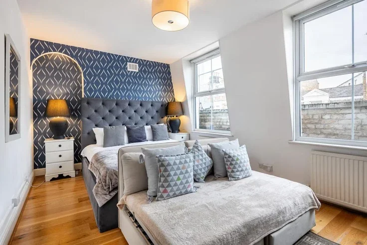 Flat Gosfield Street in City of Westminster