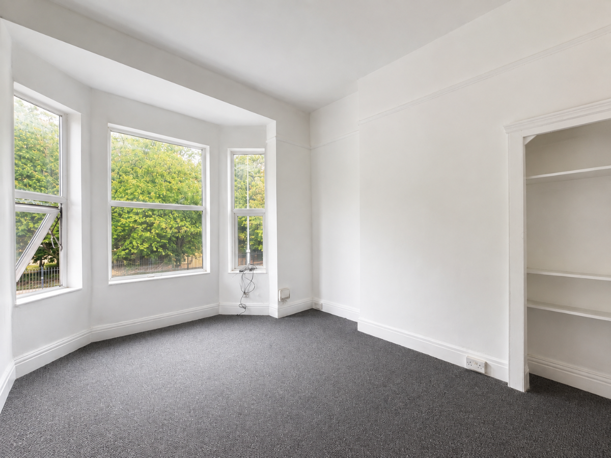 Flat Spring Bank West in Hull