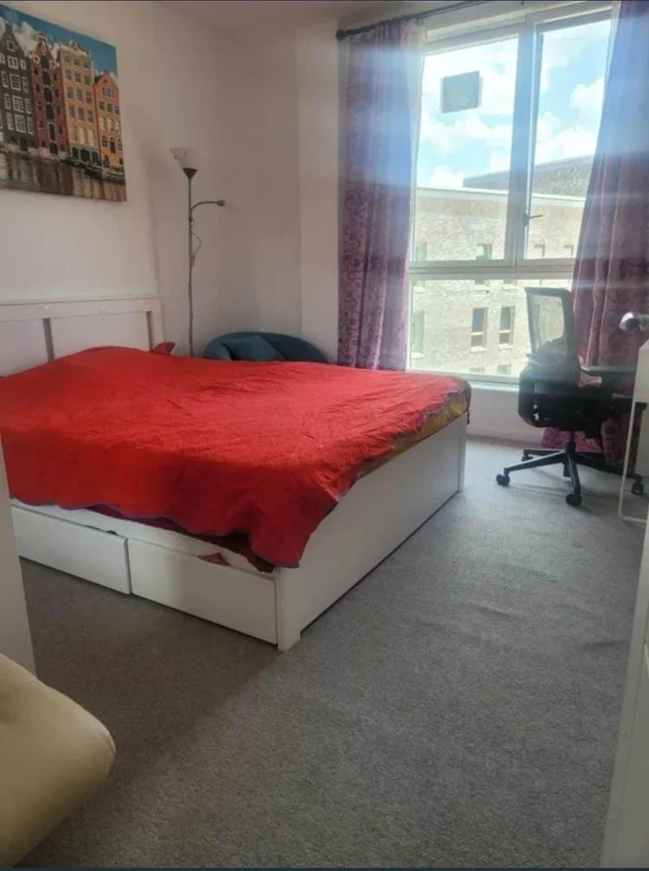 Room Fielders Crescent in Greater London