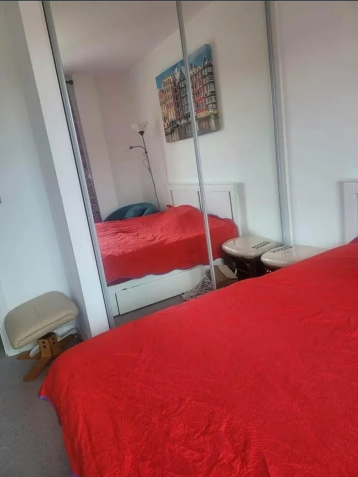 Room Fielders Crescent in Greater London