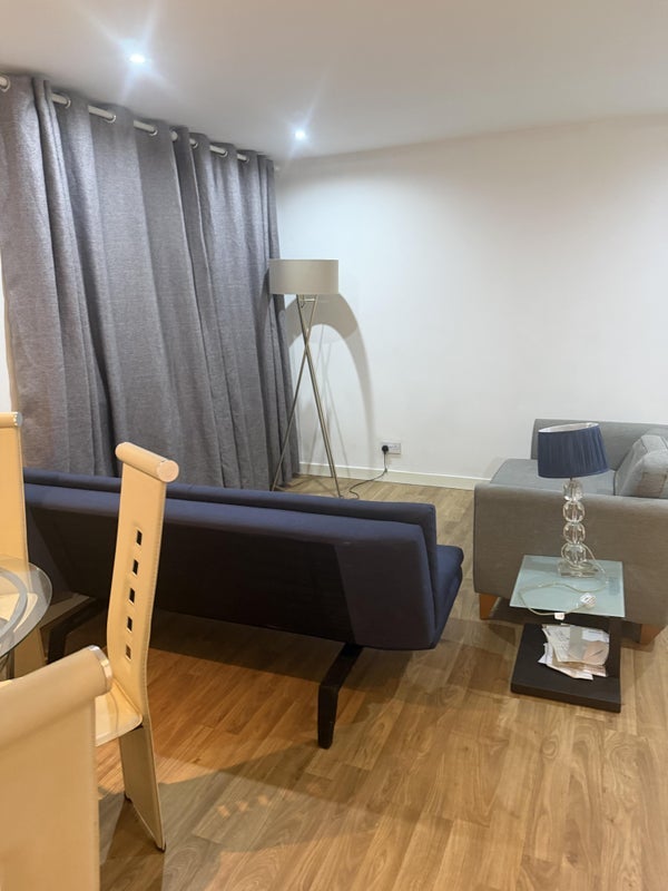 Room Ottawa Crescent in Clydebank