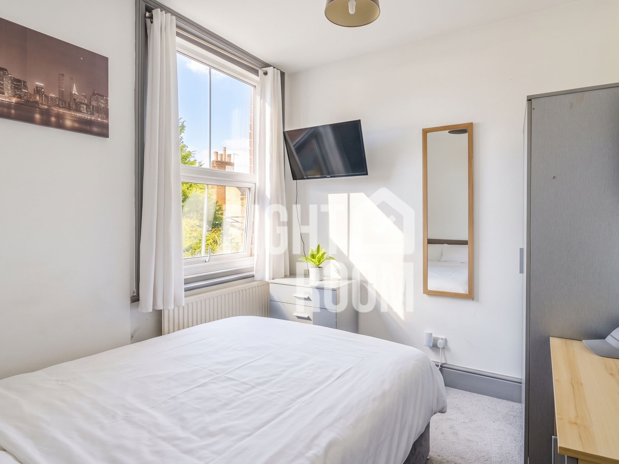 Room Manners Road in Portsmouth