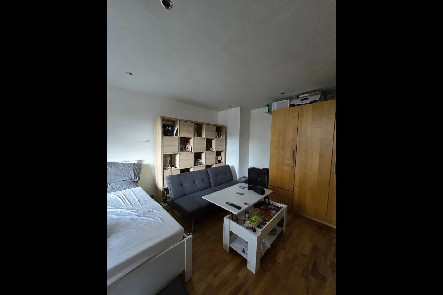 Room Bateman's Row in Greater London