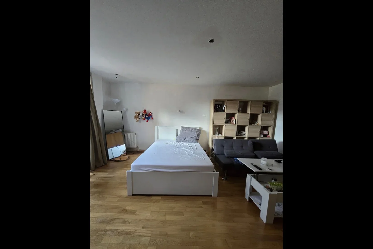 Room Bateman's Row in Greater London