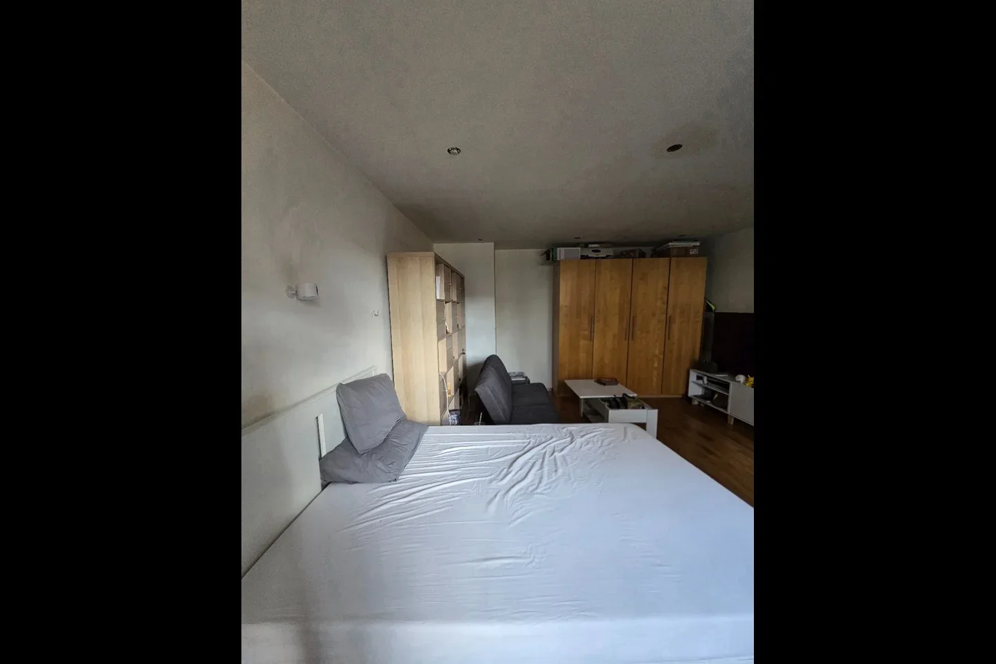 Room Bateman's Row in Greater London