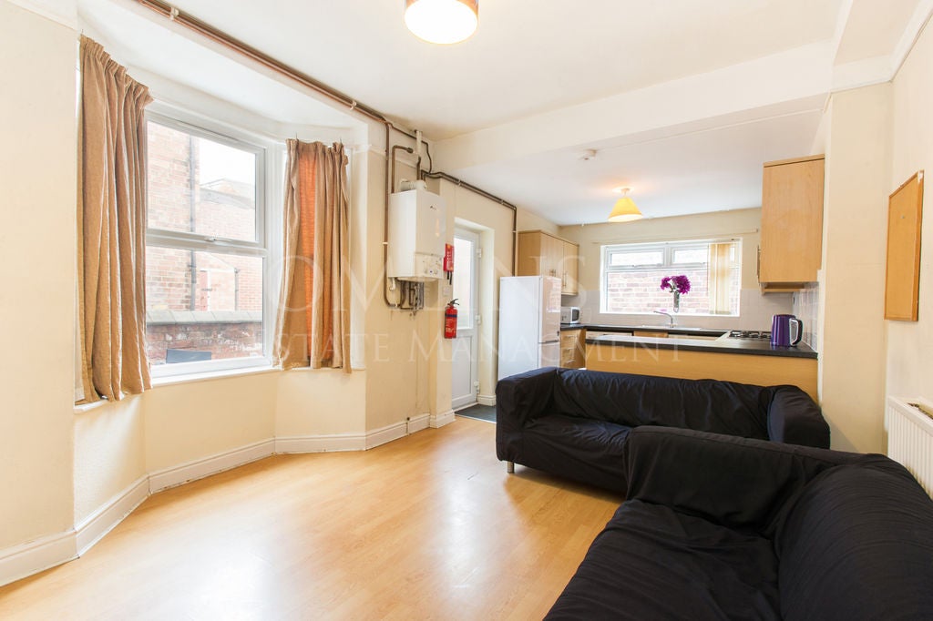 Flat Teversal Avenue in Nottingham