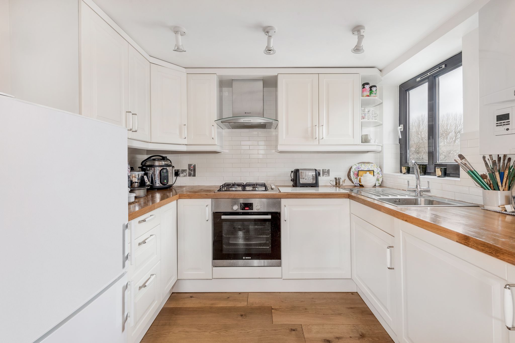 Flat Dalling Road in Greater London