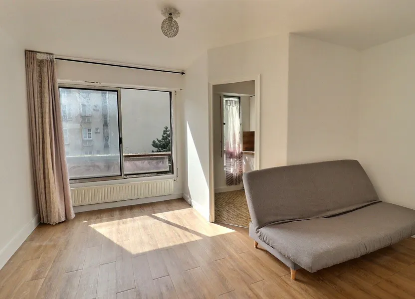 Flat Rue Botzaris in Paris